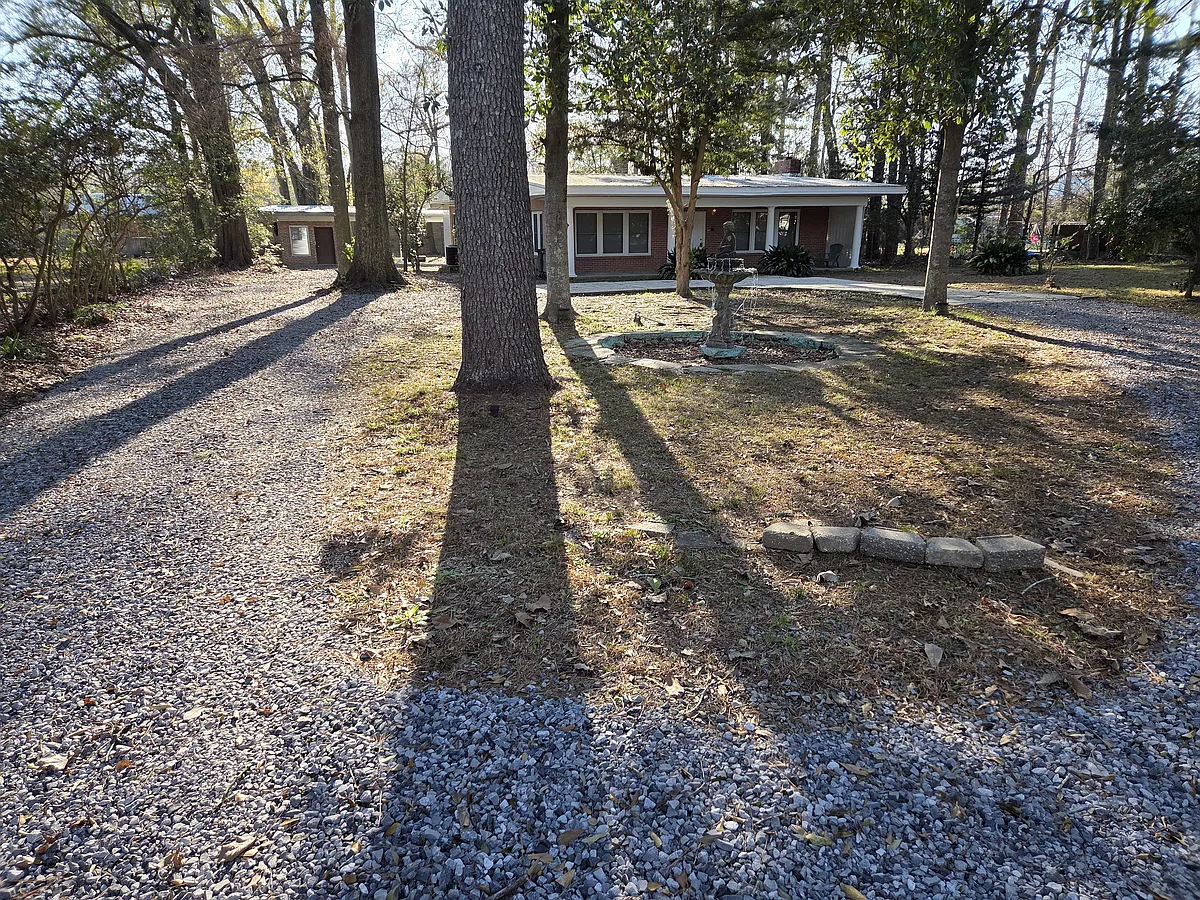 Building Photo - 5174 Houston Dr