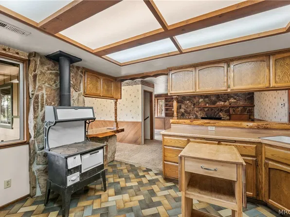 1172 Or 1160 1/2 Mound St, Big Bear City, CA 92314