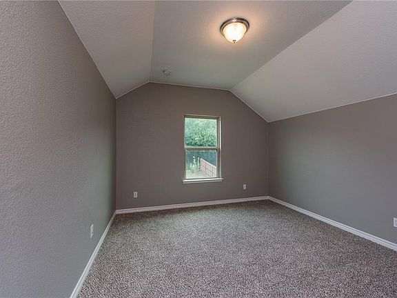 5th image of 8016 Vista Hill Ln