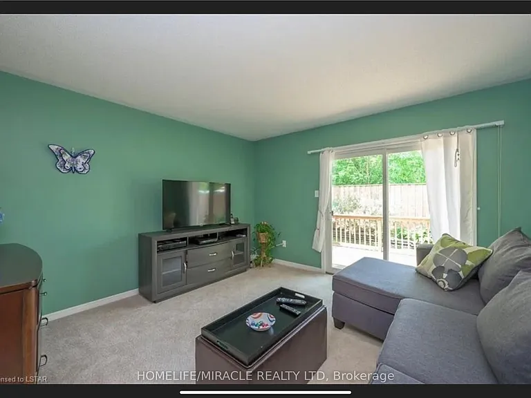 195 Barker St #7 — Photo 16