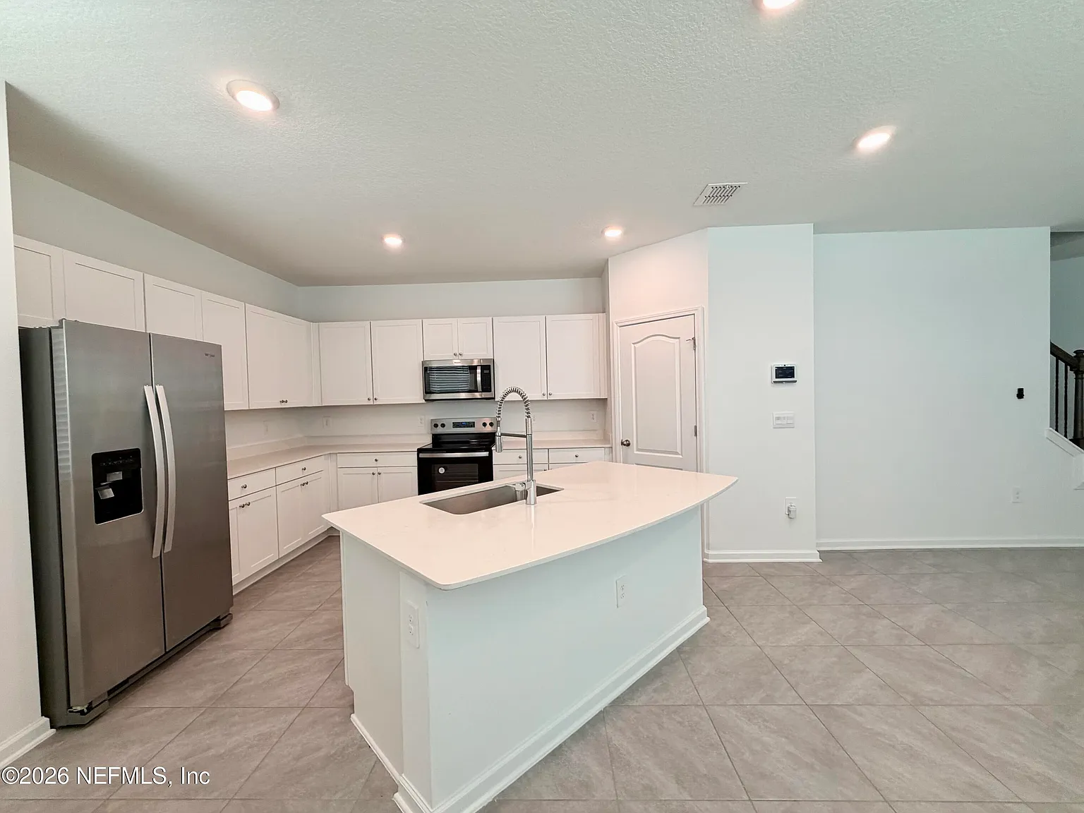 3 bed, 2.5 bath, 1795 sqft, $2,200 — Photo 2