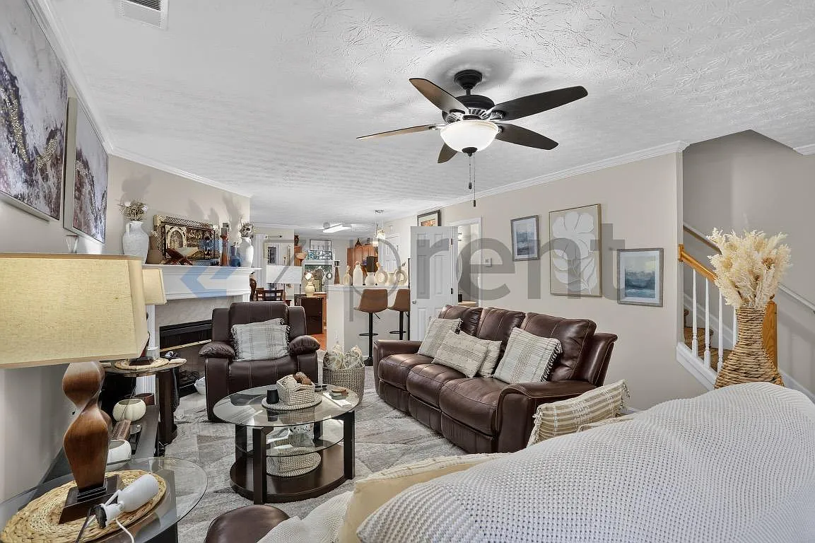 2 bed, 2.5 bath, 1380 sqft, $2,200 — Photo 4