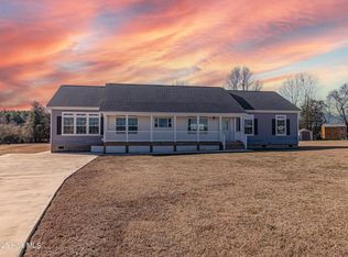 2313 Blackhawk Dr, Farmville, NC 27828