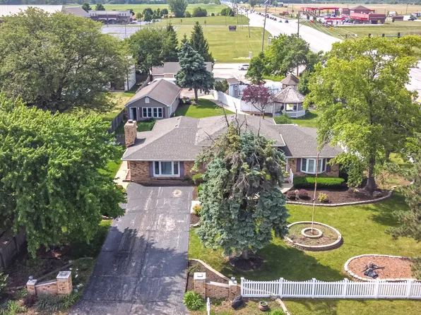 20753 Mary Dr, Lockport, IL 60441