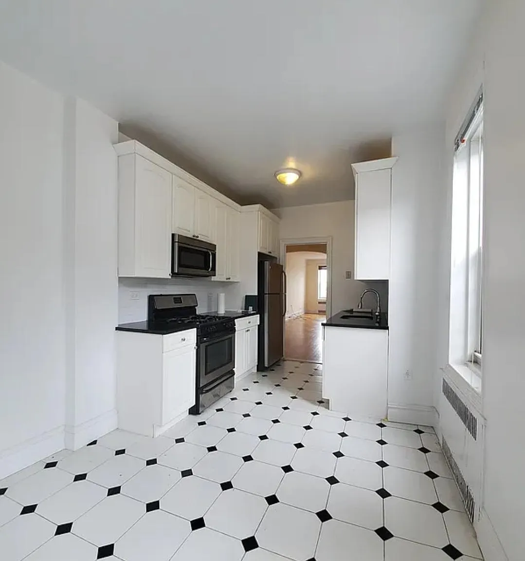 1 bed, 755 sqft, $2,300 — Photo 3