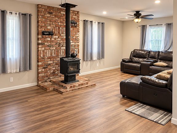 2nd image of 4935 Dowell Ln #3