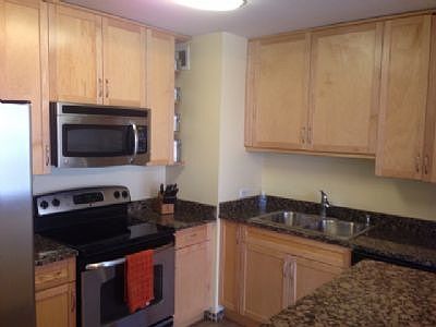 1st image of 4343 N Clarendon Ave #17