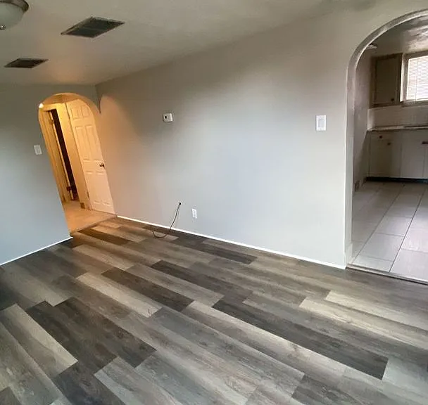 1002-B100 Everett St — Photo 2
