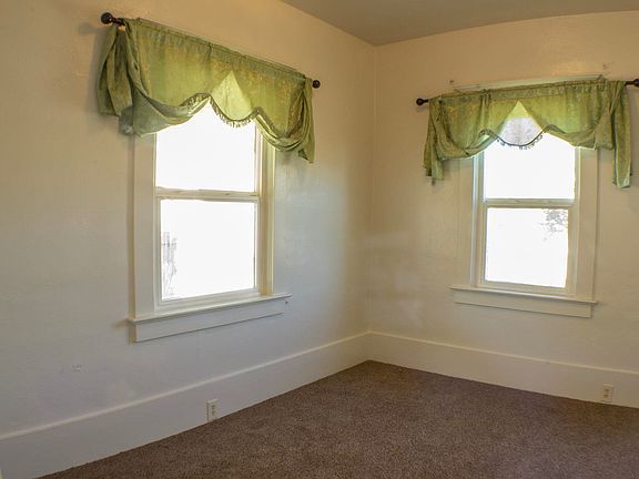 4th image of 465 N Roop St