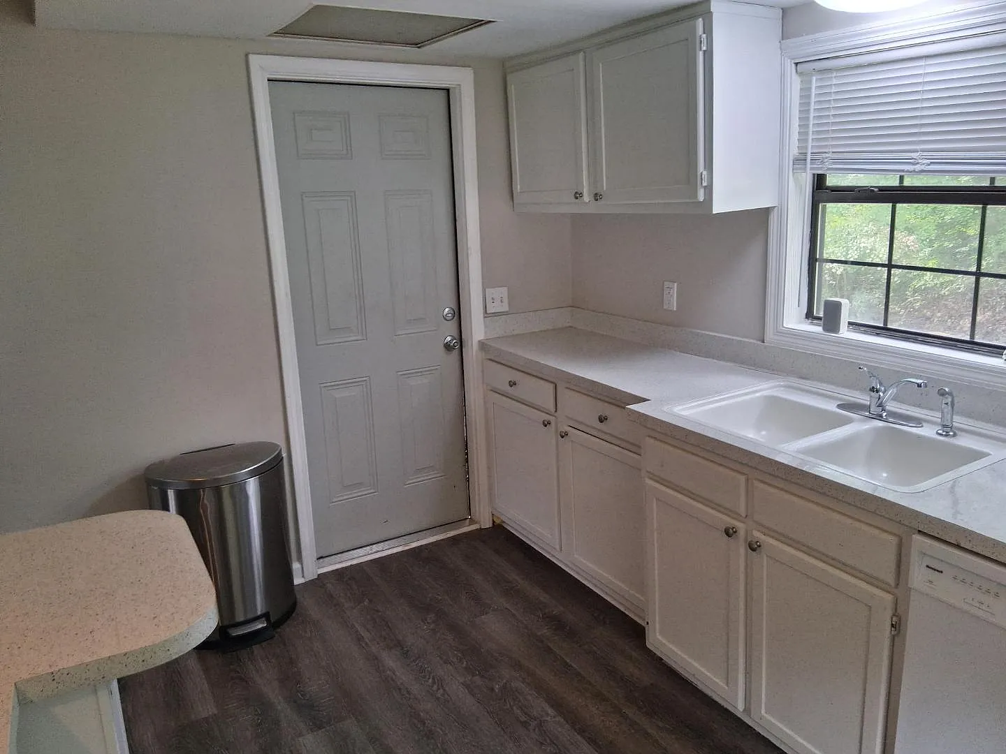 1104 Rucker St — Photo 2