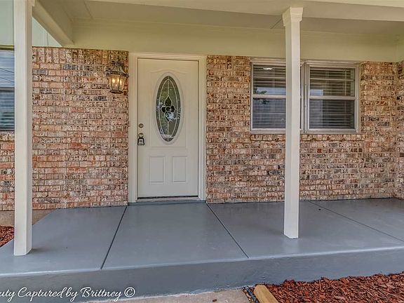 4th image of 5503 NW Eisenhower Dr