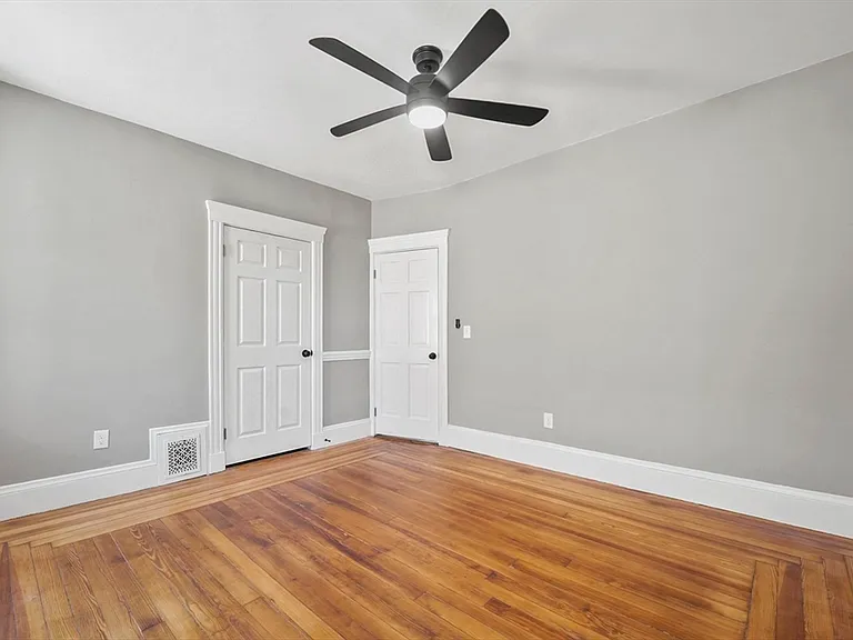 18 Lyon St #3 — Photo 12