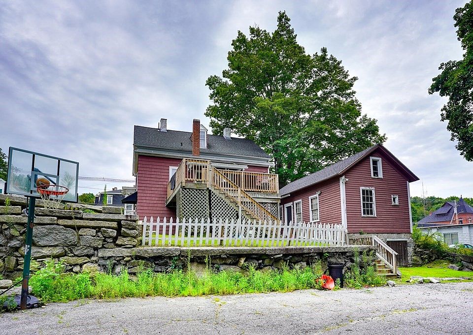 42 S Main St Uxbridge MA Zillow