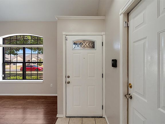 2nd image of 4510 SW Parkway Dr
