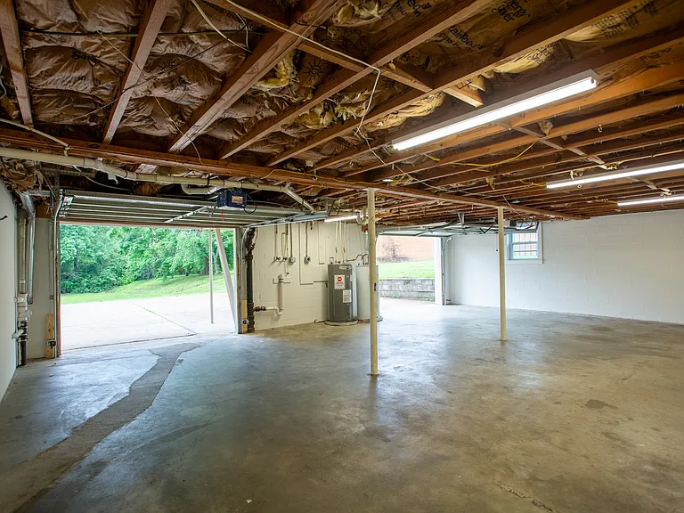 4714 Trousdale Dr — Photo 17