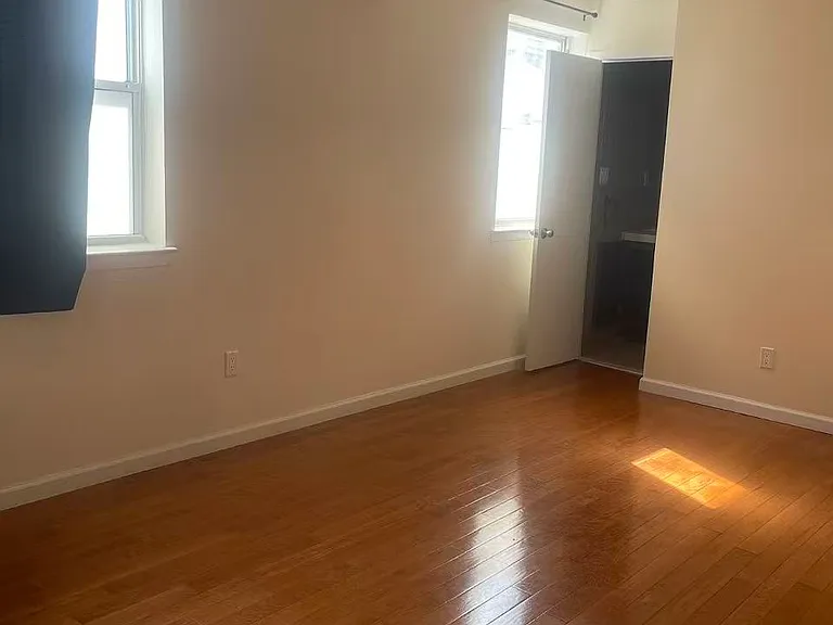 68-33 Cloverdale Ln #6833 — Photo 17
