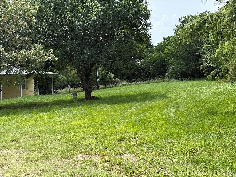 613 Sunshine Rd — Photo 17