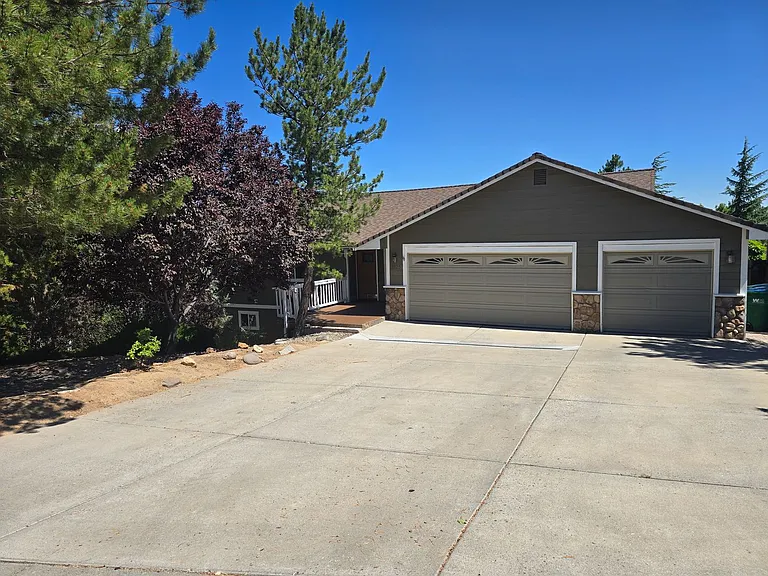 3525 Ashfork Dr — Photo 2