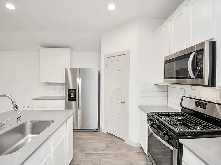 7803 Golden Rubia Ln — Photo 18