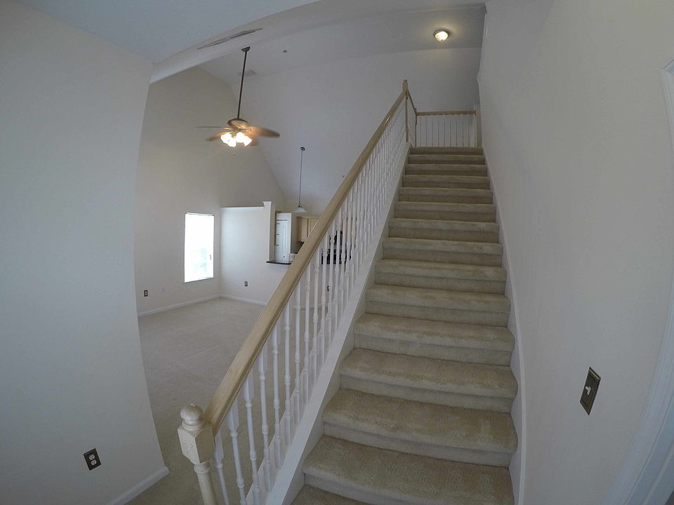 1st image of 6010 Newport Ln APT 202