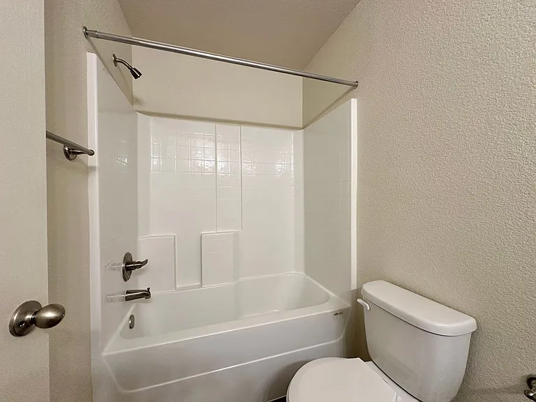 906 Childress Dr — Photo 29
