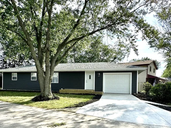 1372 Dove Ct, Bradley, IL 60915