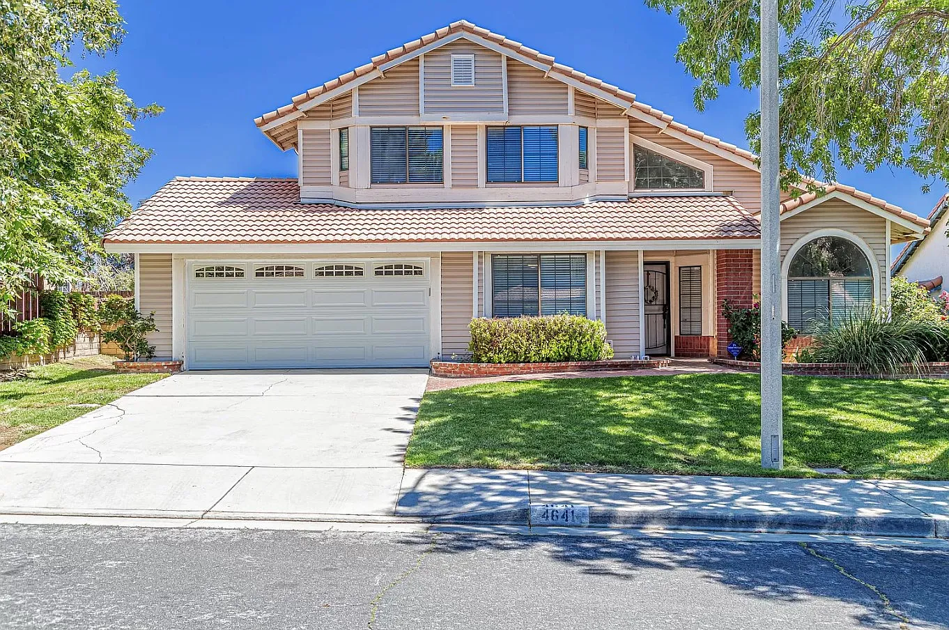 3 bed, 2108 sqft, $3,295 — Photo 1