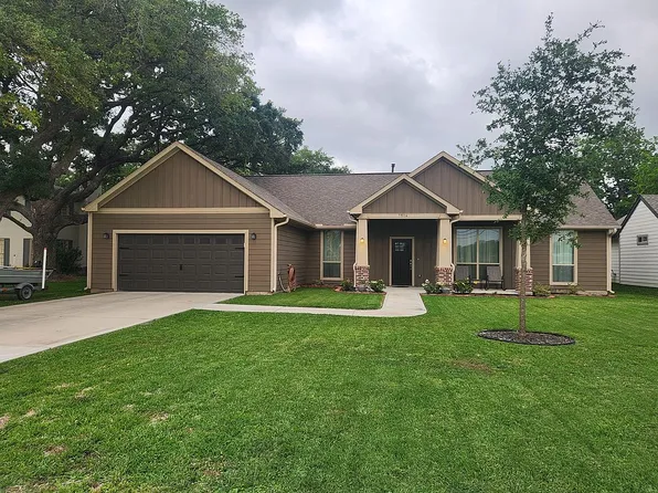 1514 N Fulton St, Wharton, TX 77488