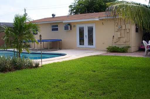 2nd image of 2507 Tarpon Dr