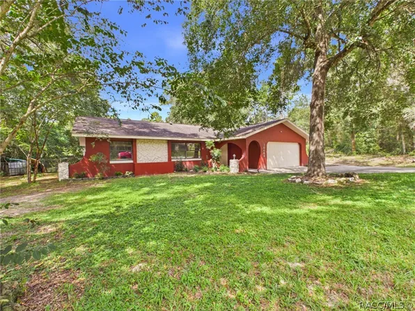 10648 N Haitian Dr, Citrus Springs, FL 34434