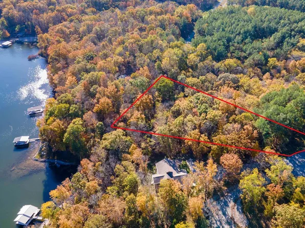 130 Rocky Point, Goreville, IL 62939