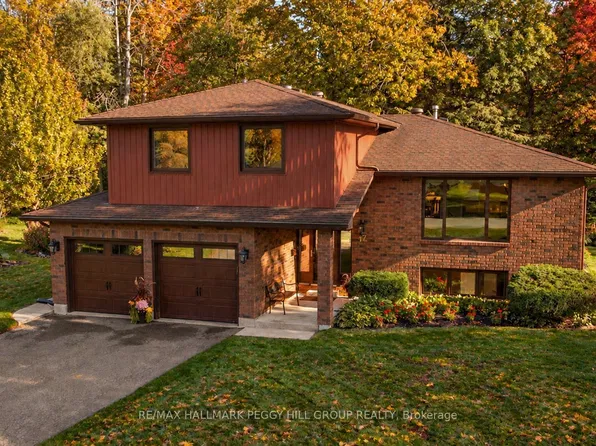 17 Holloway Ln, Springwater, ON L9X 0M7