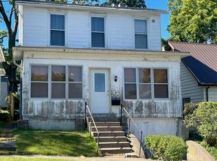 703 E 7th St, Muscatine, IA 52761