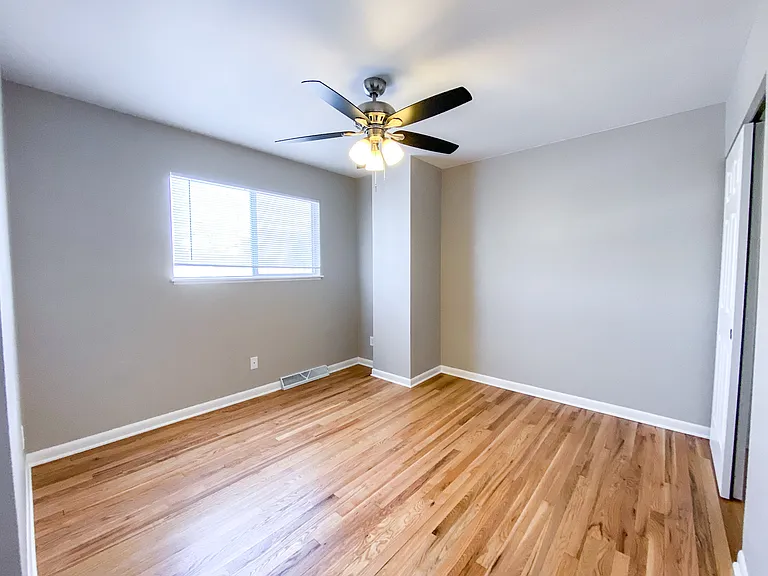 1101 Catalpa Cir — Photo 12