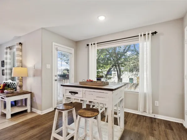 323 S Watson St, Alvarado, TX 76009