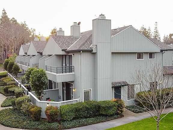 4th image of 325 Rock Creek Way