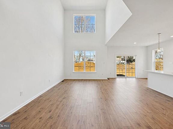 4th image of 724 Northwood Ave
