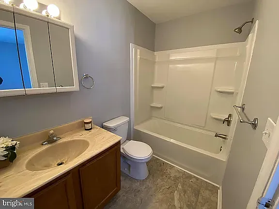 1811 Woodbrooke Dr — Photo 9