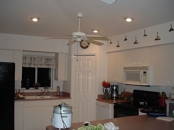 4th image of 308 Tudor Dr