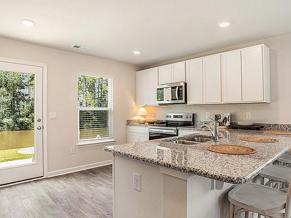 3rd image of 362 Farmers Passage Loop