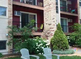 3246 Douglas Dr N #203, Minneapolis, MN 55422