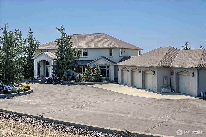 4th image of 1050 Lewandowski Road