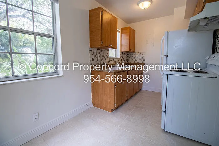 1505 SW 2nd St #101 — Photo 4