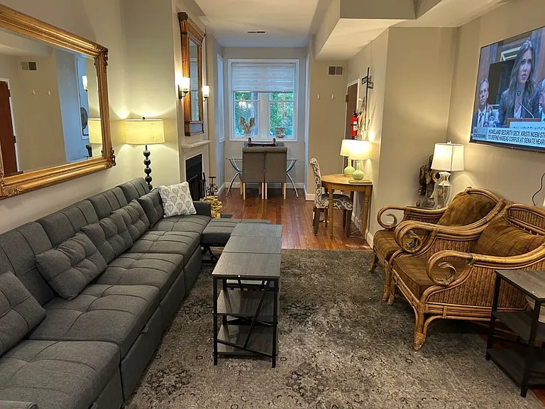 1118 F St NE #2 — Photo 8