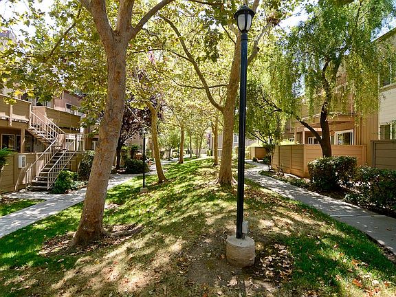 5th image of 4789 Pine Forest Pl