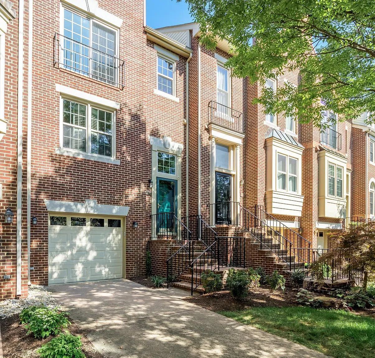 3 bed, 1653 sqft, $3,750 — Photo 1