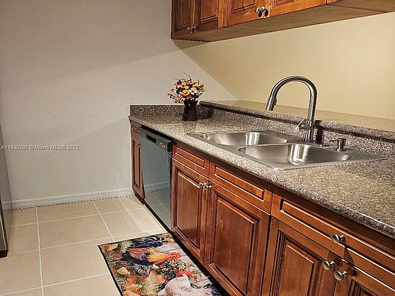 3rd image of 8180 Geneva Ct APT 521
