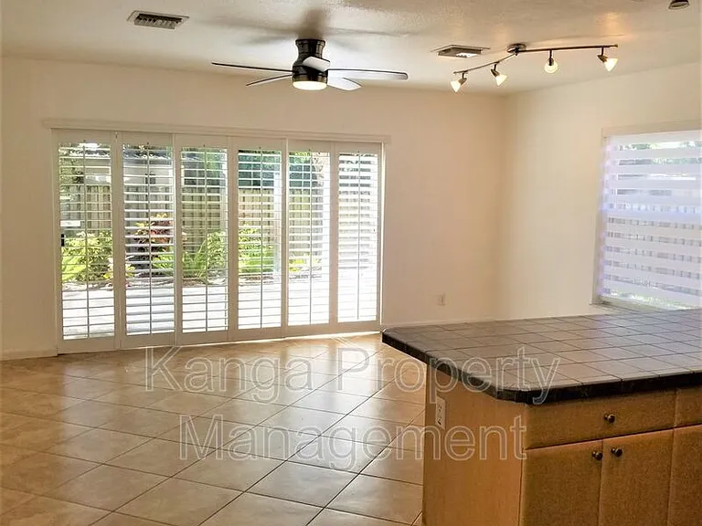 3221 SW 15th Ave — Photo 4