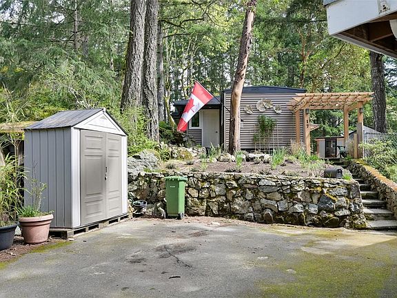 2nd image of 2500 Florence Lake Rd #17