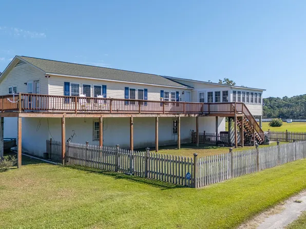 215 Landing Road, Beaufort, NC 28516